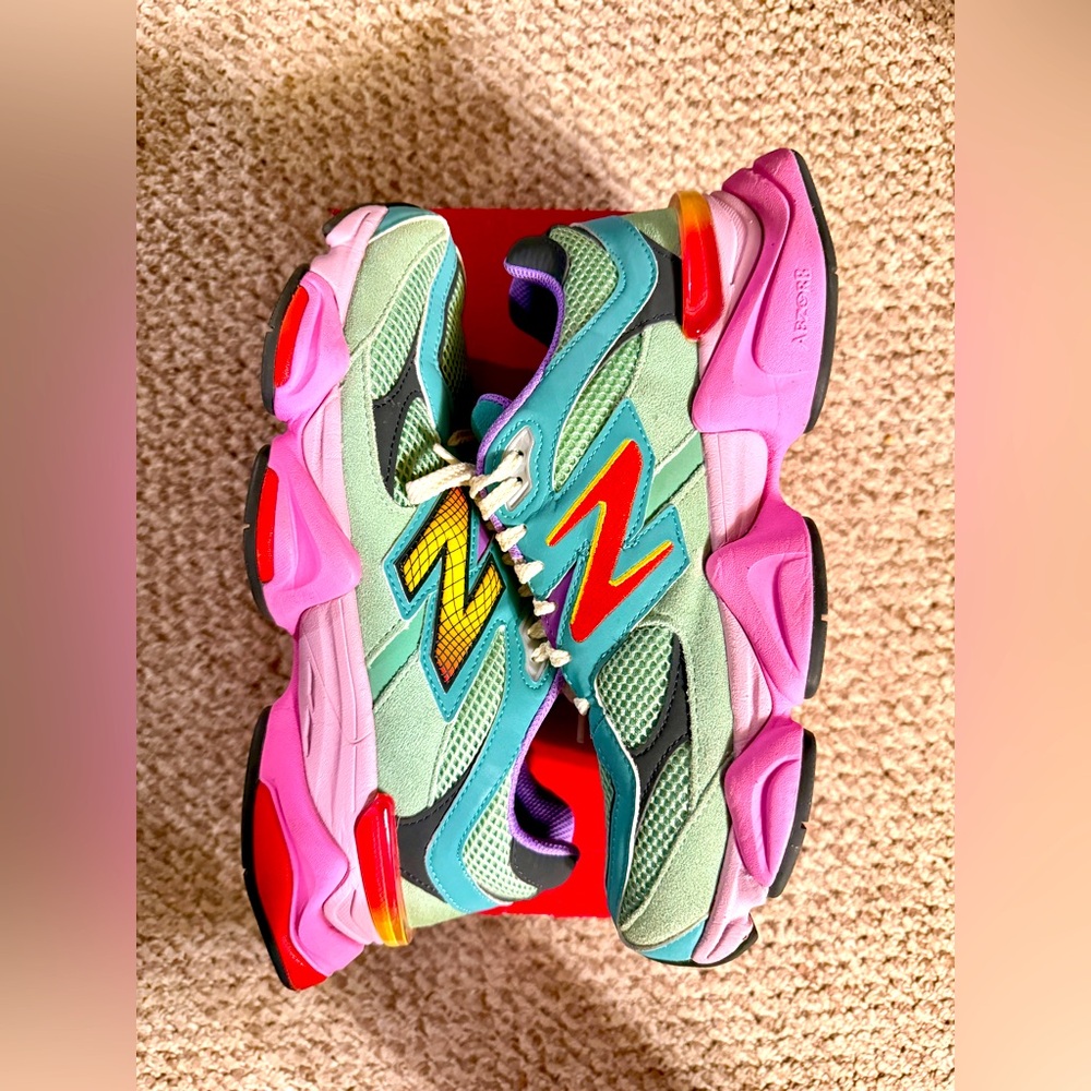 ‼️*SOLD* DO NOT BUY‼️ New Balance 9060 “Warped” - Size 9.5